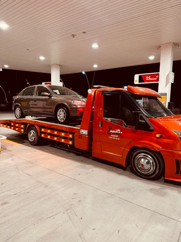 Banaz oto çekici hizmeti ile Uşak Merkeze güvenli araç taşıma. Uşak oto çekici ve oto kurtarma hizmetleri 7/24 profesyonel destek.