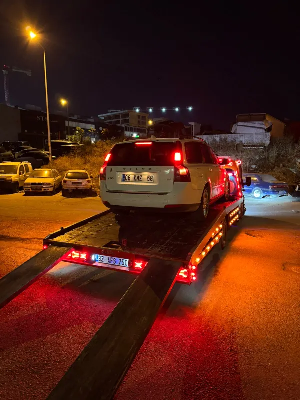 Çarık (64000 Uşak) mevkiinden Ankara\'ya ve Banaz, Ulubey, Sivaslı hatlarında 7/24 kaskolu uşak oto çekici ve uşak oto kurtarma rehberi.